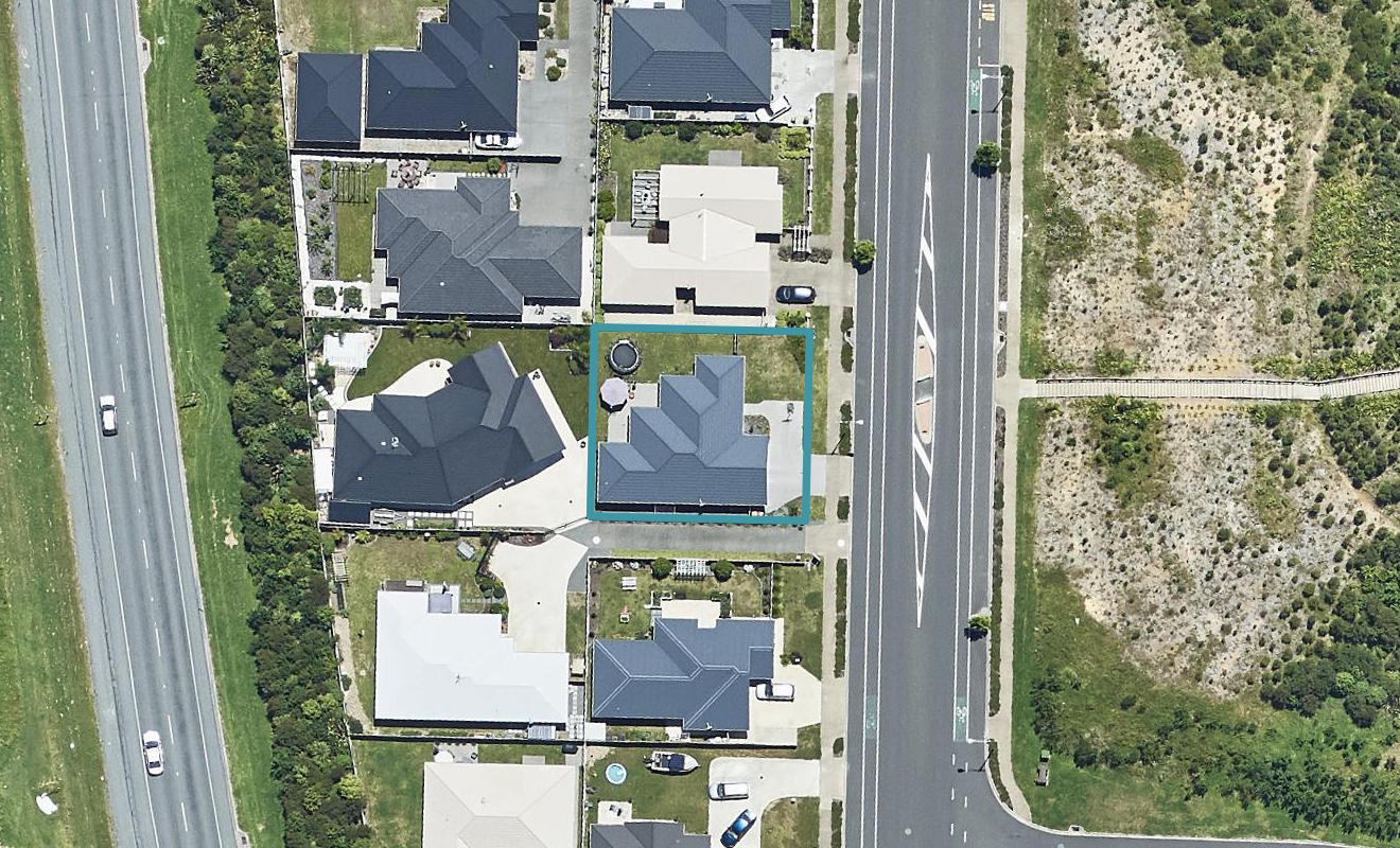 280 Lakes Boulevard, Pyes Pa, Tauranga - Carousel 1