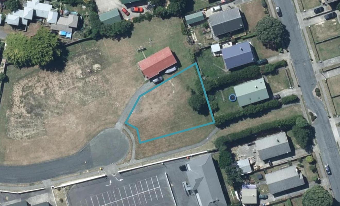 5 Louisa Grove, Waitangirua, Porirua - Carousel 1