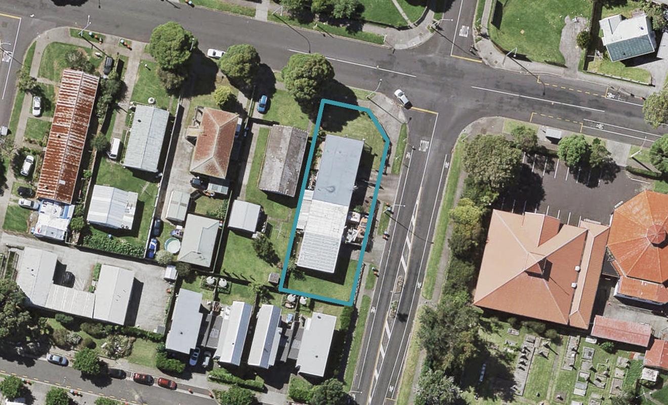 3/251 Pilkington Road, Point England, Auckland - Carousel 1