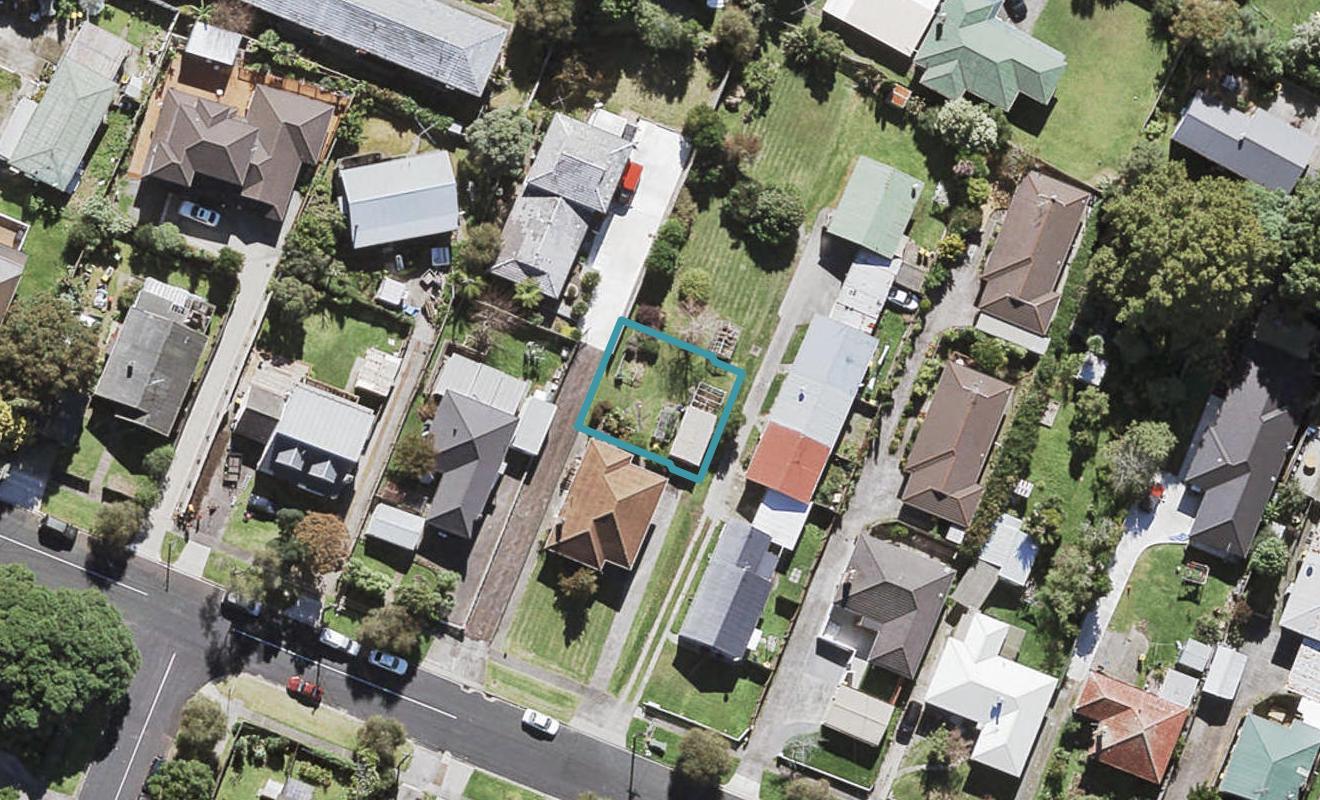 51B Miro Street, New Lynn, Auckland - Carousel 1