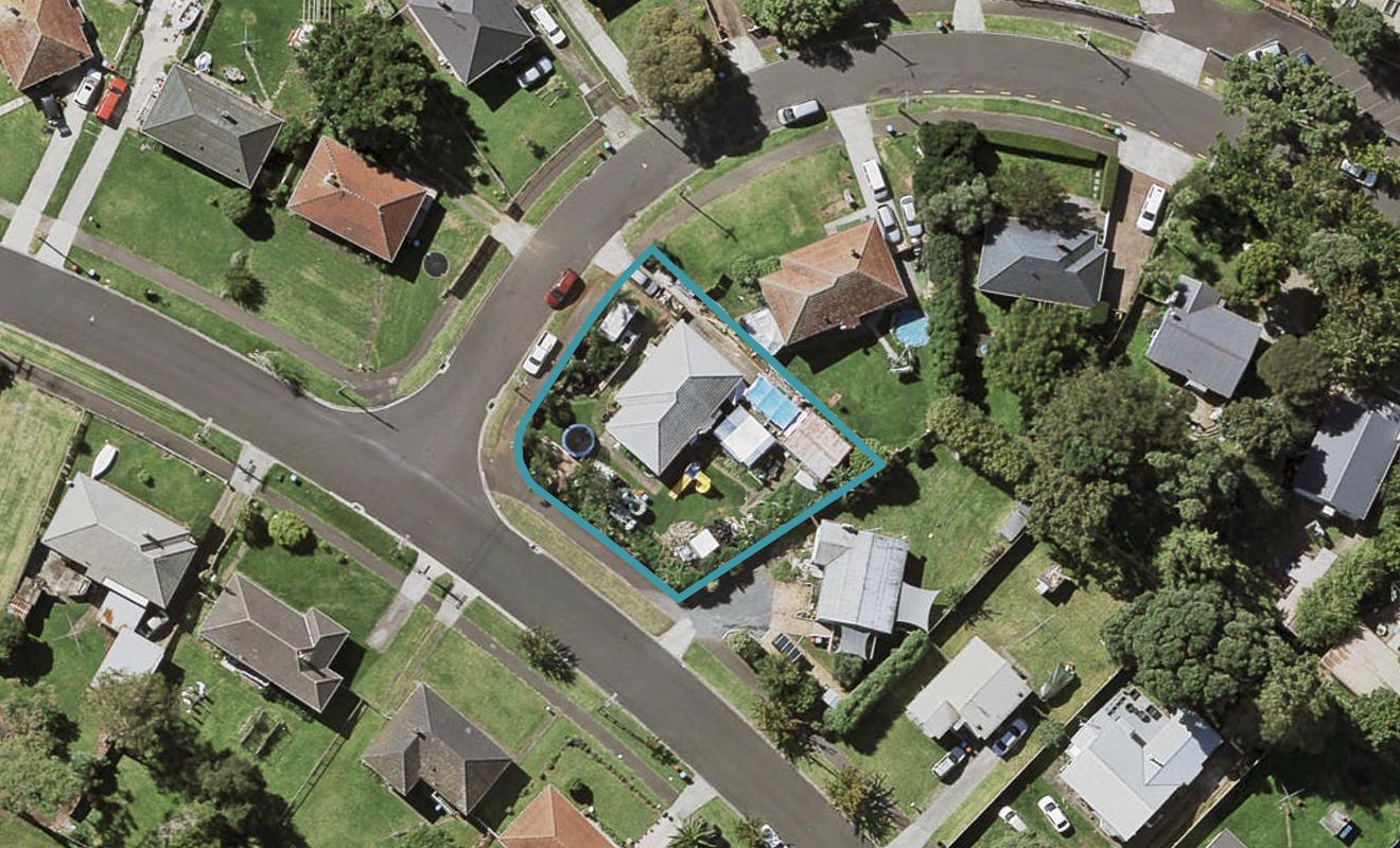 1 Taratoa Street, Point England, Auckland - Carousel 1