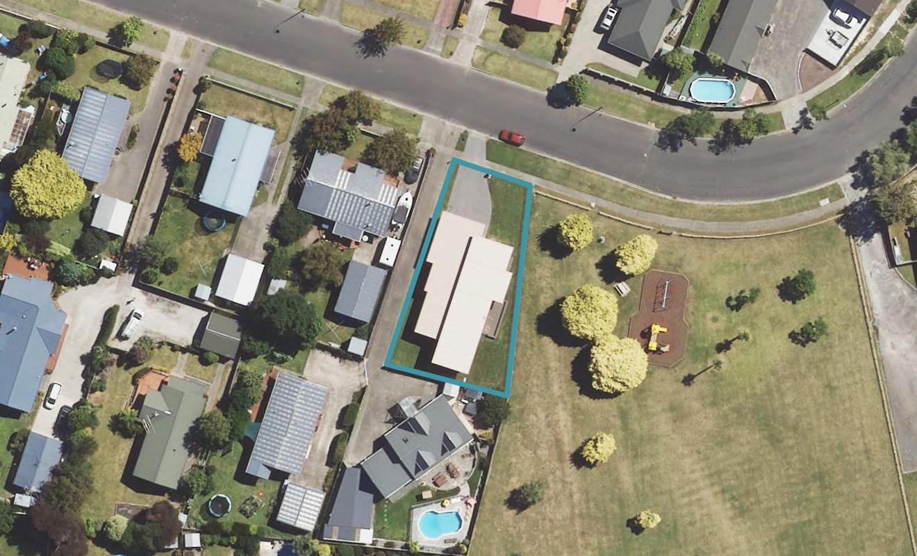 10 Ruru Avenue, Lytton West, Gisborne - Carousel 1