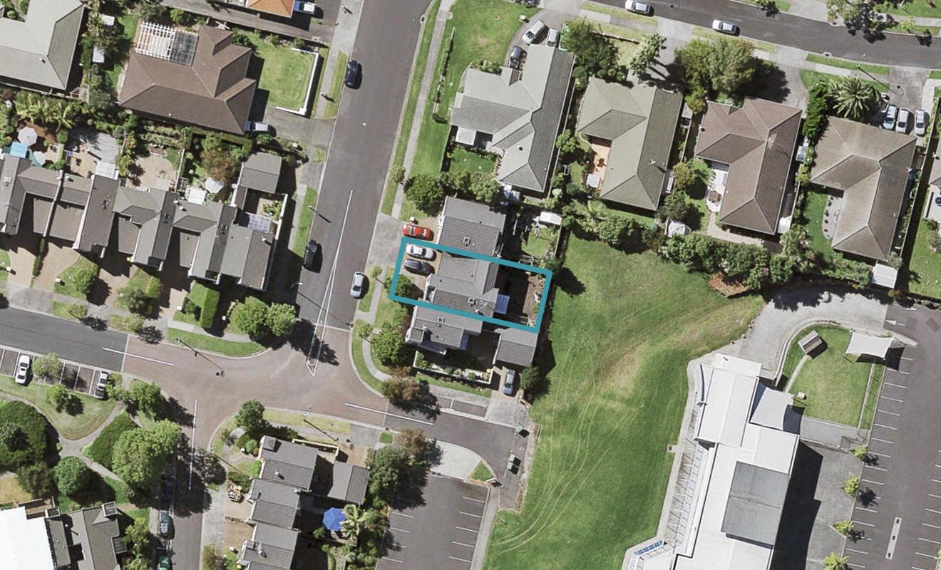 16 Faldo Drive, Golflands, Auckland - Carousel 1