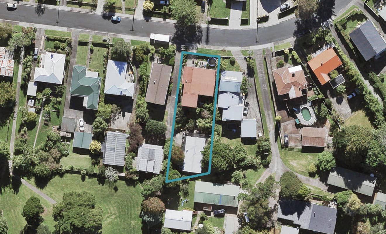 25 Cron Avenue, Te Atatu South, Auckland - Carousel 1