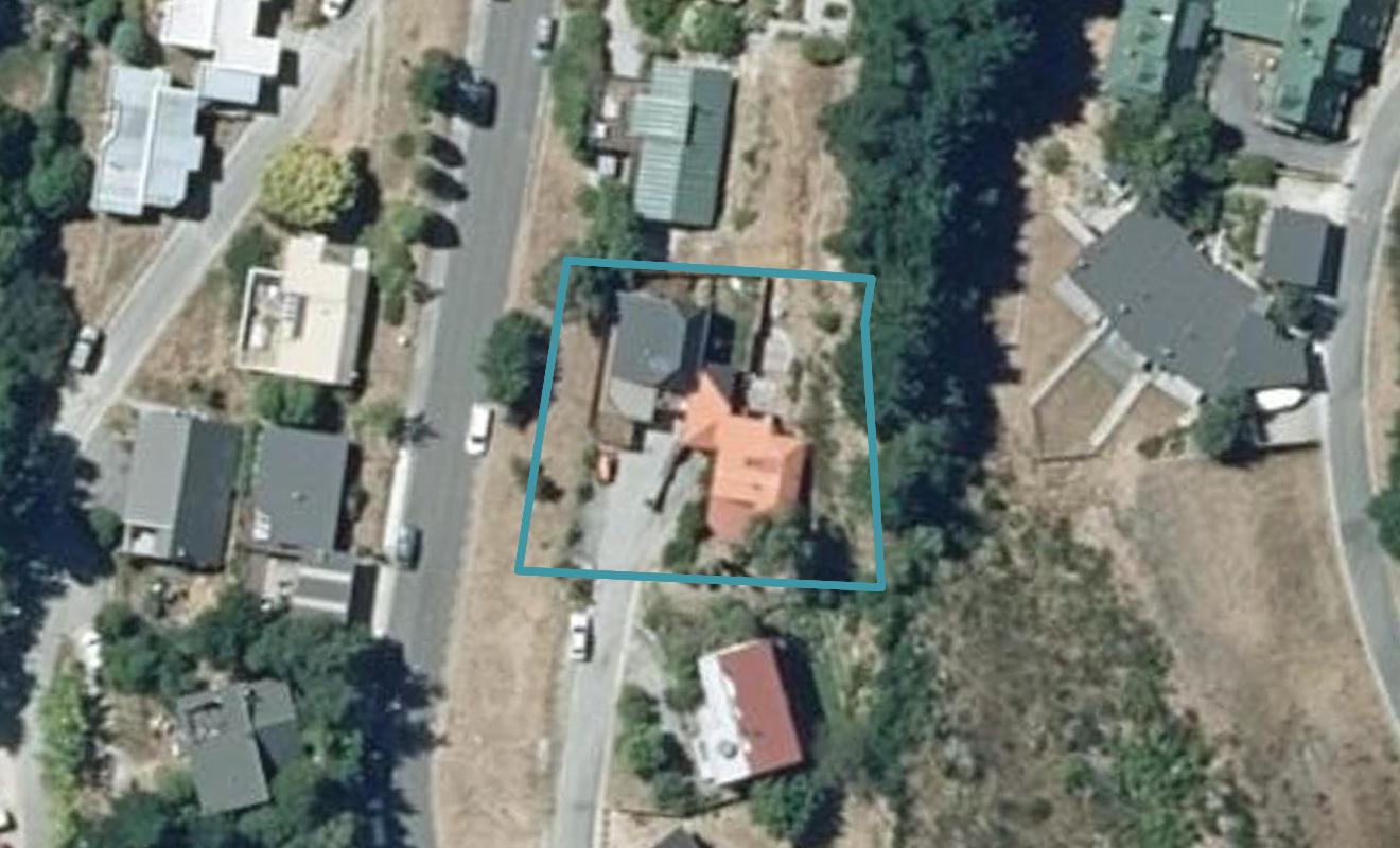 11A MacKinnon Terrace, Sunshine Bay, Queenstown - Carousel 1