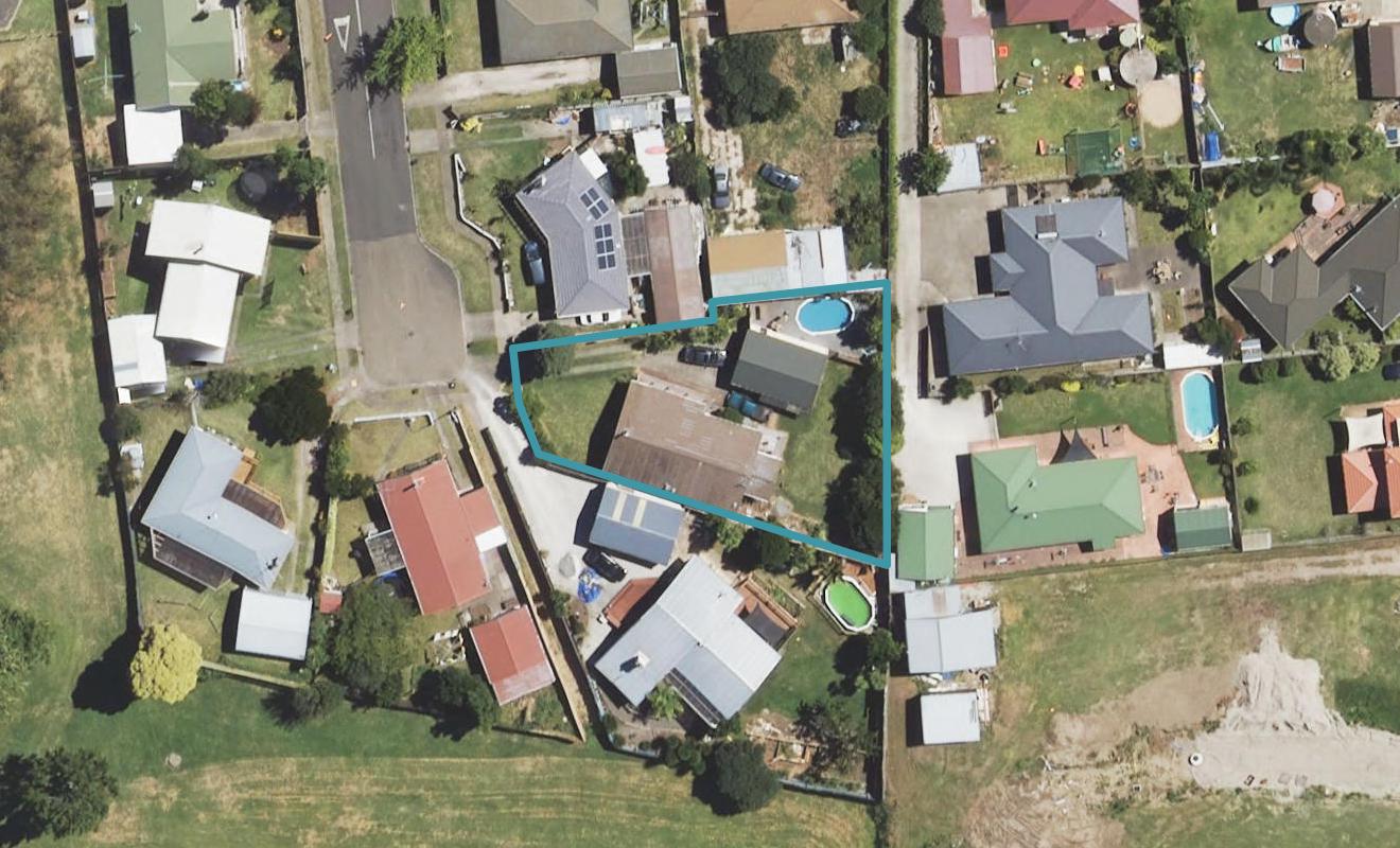 6 Anita Grove, Riverdale, Gisborne - Carousel 1