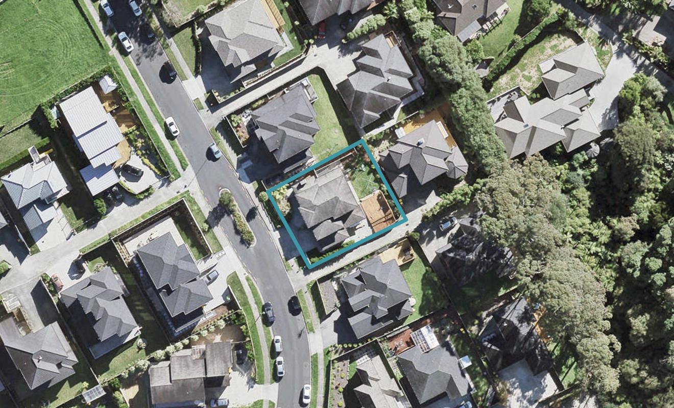 16 Namsan Close, Fairview Heights, Auckland - Carousel 1