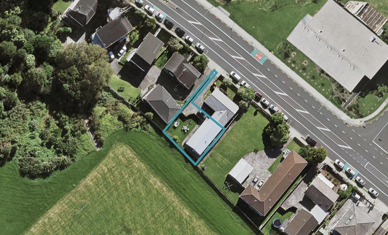 19B Akoranga Drive, Northcote, Auckland - Carousel 1