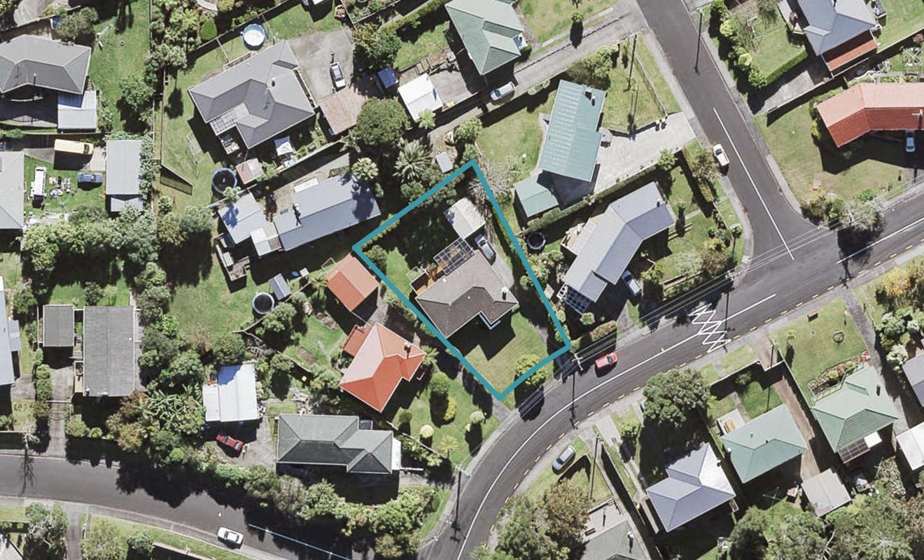 41 Taupo Street, Green Bay, Auckland - Carousel 1