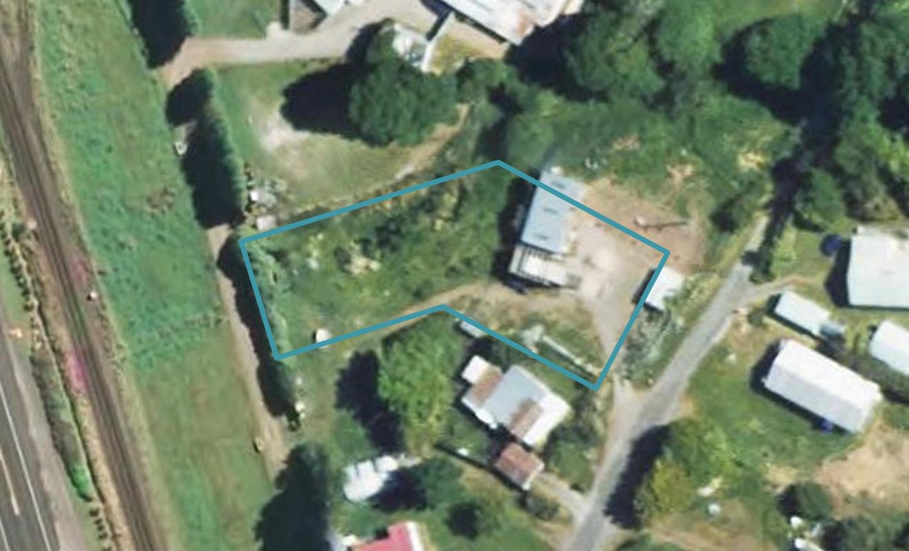 7 Whitcombe Terrace, Midhirst, Stratford - Carousel 1