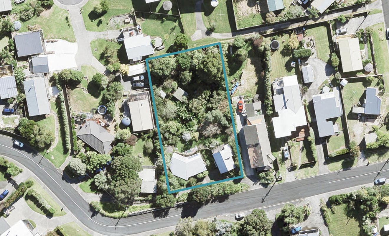6 Surf Road, Stanmore Bay, Whangaparaoa - Carousel 1