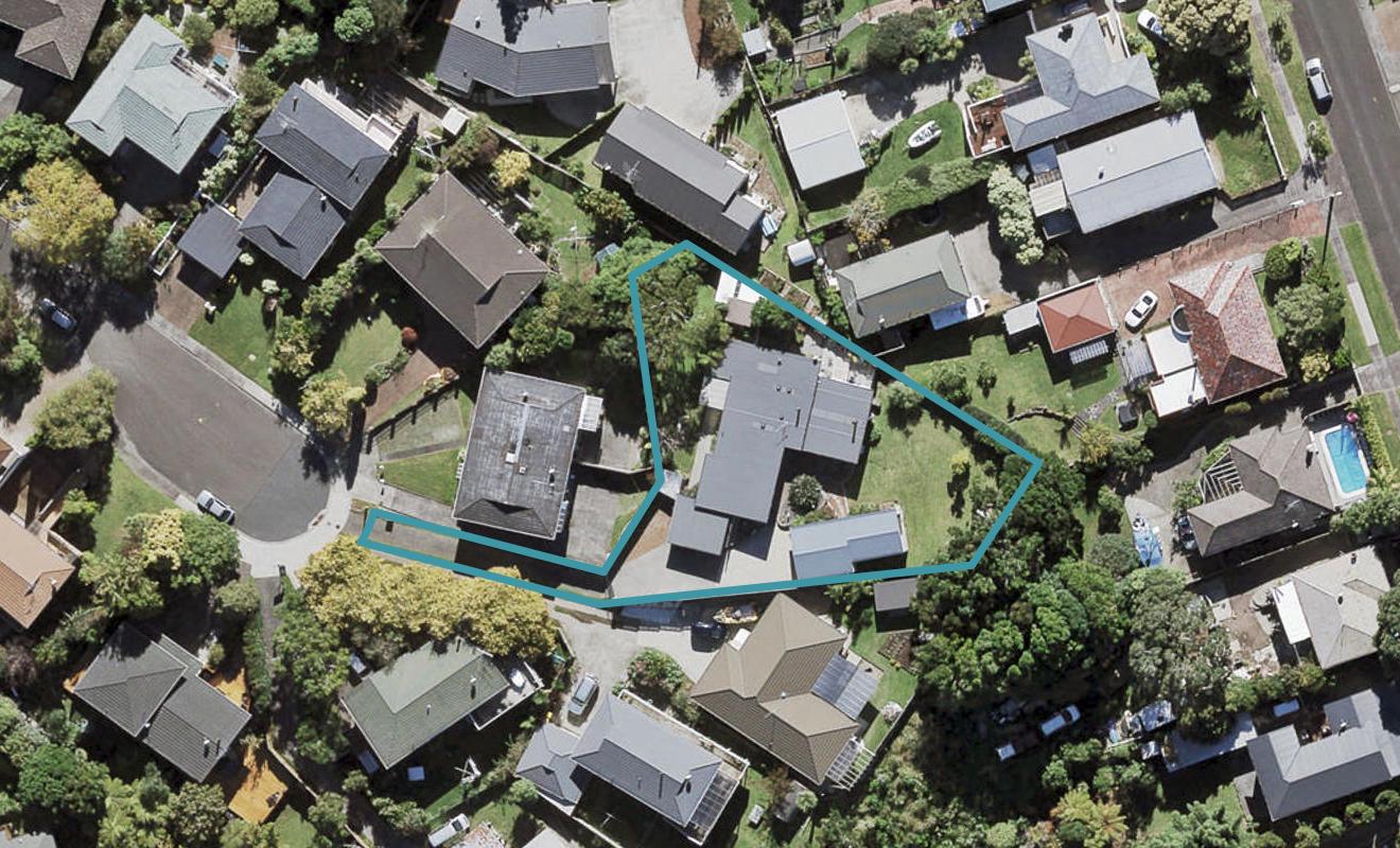 15 Highlight Parade, Te Atatu South, Auckland - Carousel 1