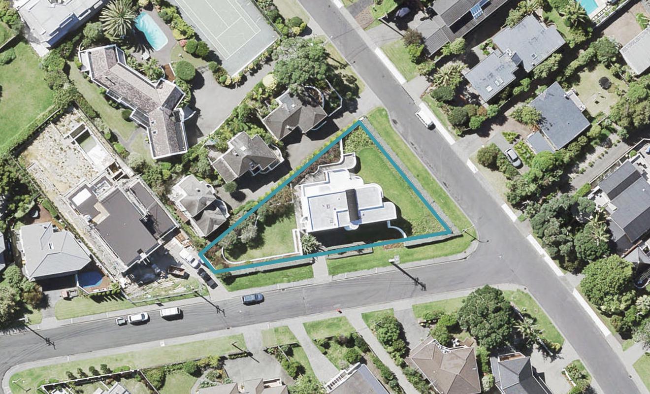 12 Bournemouth Terrace, Murrays Bay, Auckland - Carousel 1