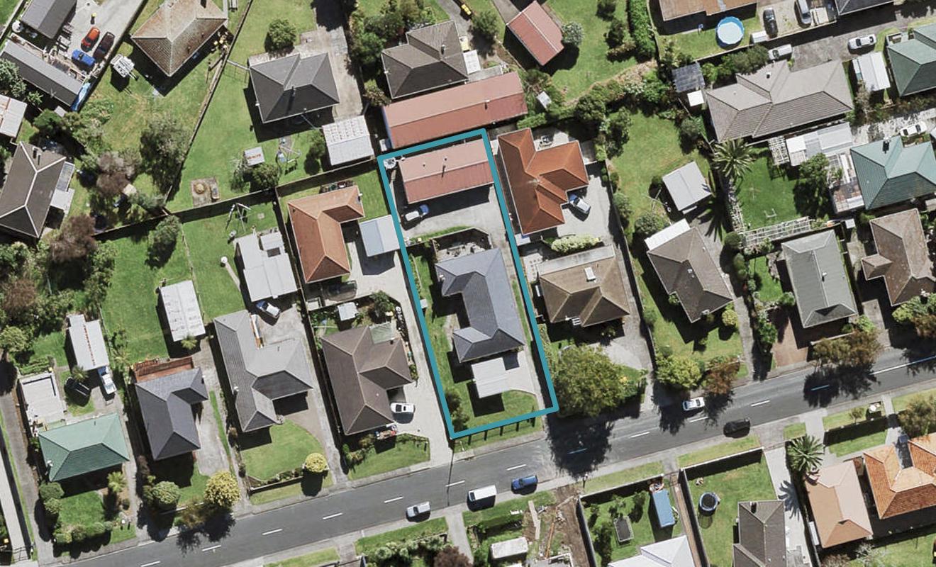 7 Moor Avenue, Te Atatu Peninsula, Auckland - Carousel 1