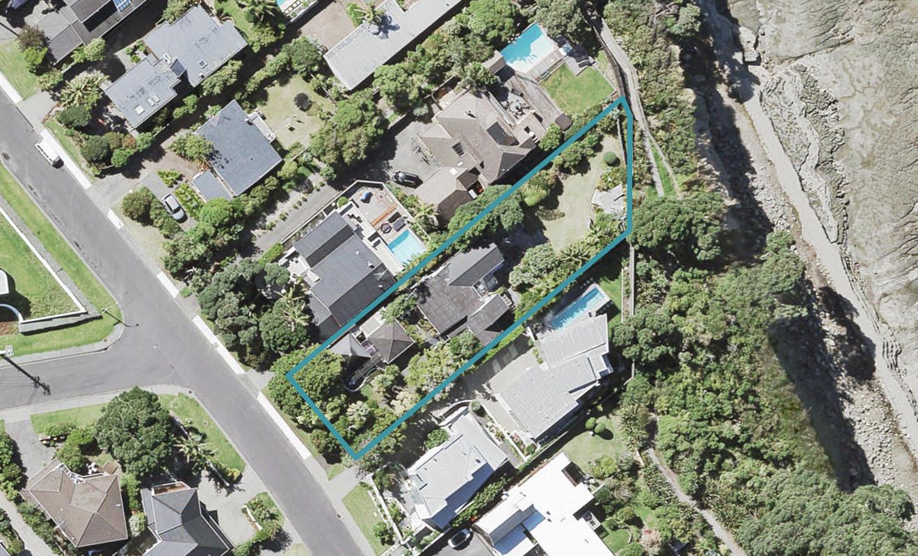 13 Bournemouth Terrace, Murrays Bay, Auckland - Carousel 1