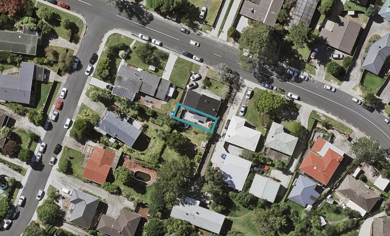 22C Totaravale Drive, Totara Vale, Auckland - Carousel 1