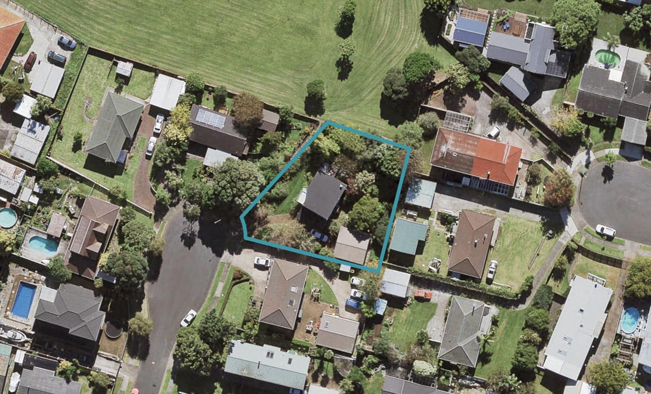7 Warden Place, Mangere Bridge, Auckland - Carousel 1