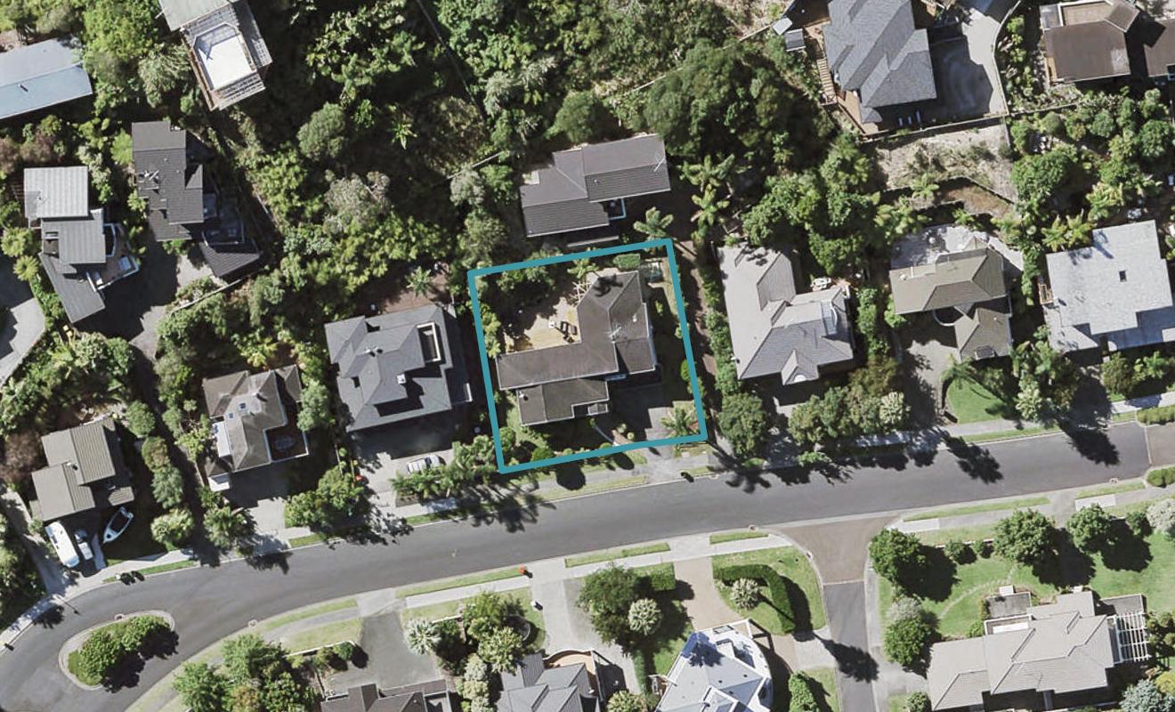 47 Penguin Drive, Murrays Bay, Auckland - Carousel 1