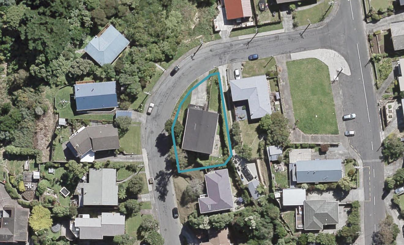 5 Castle Crescent, Stokes Valley, Lower Hutt - Carousel 1