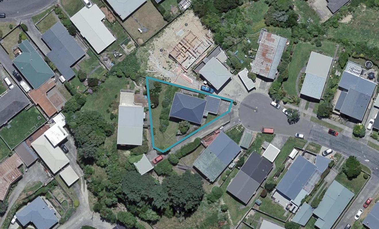 31 Chetwode Grove, Newlands, Wellington - Carousel 1
