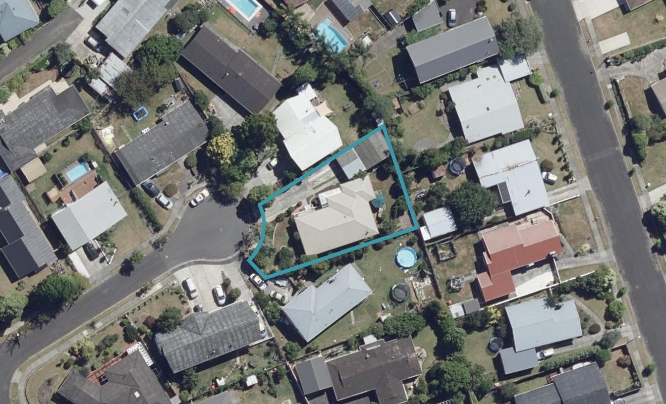 8 Aotea Place, Chedworth, Hamilton - Carousel 1