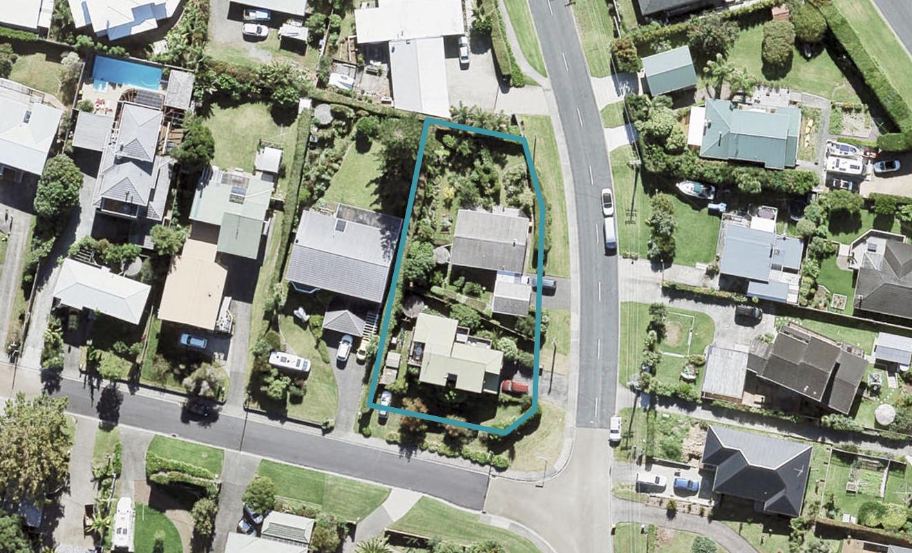 1 The Crescent, Tindalls Beach, Whangaparaoa - Carousel 1