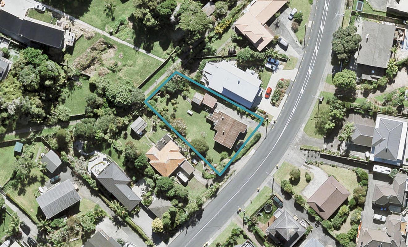 914 Beach Road, Waiake, Auckland - Carousel 1