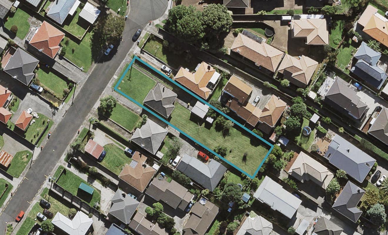 13C Clinker Street, Three Kings, Auckland - Carousel 1