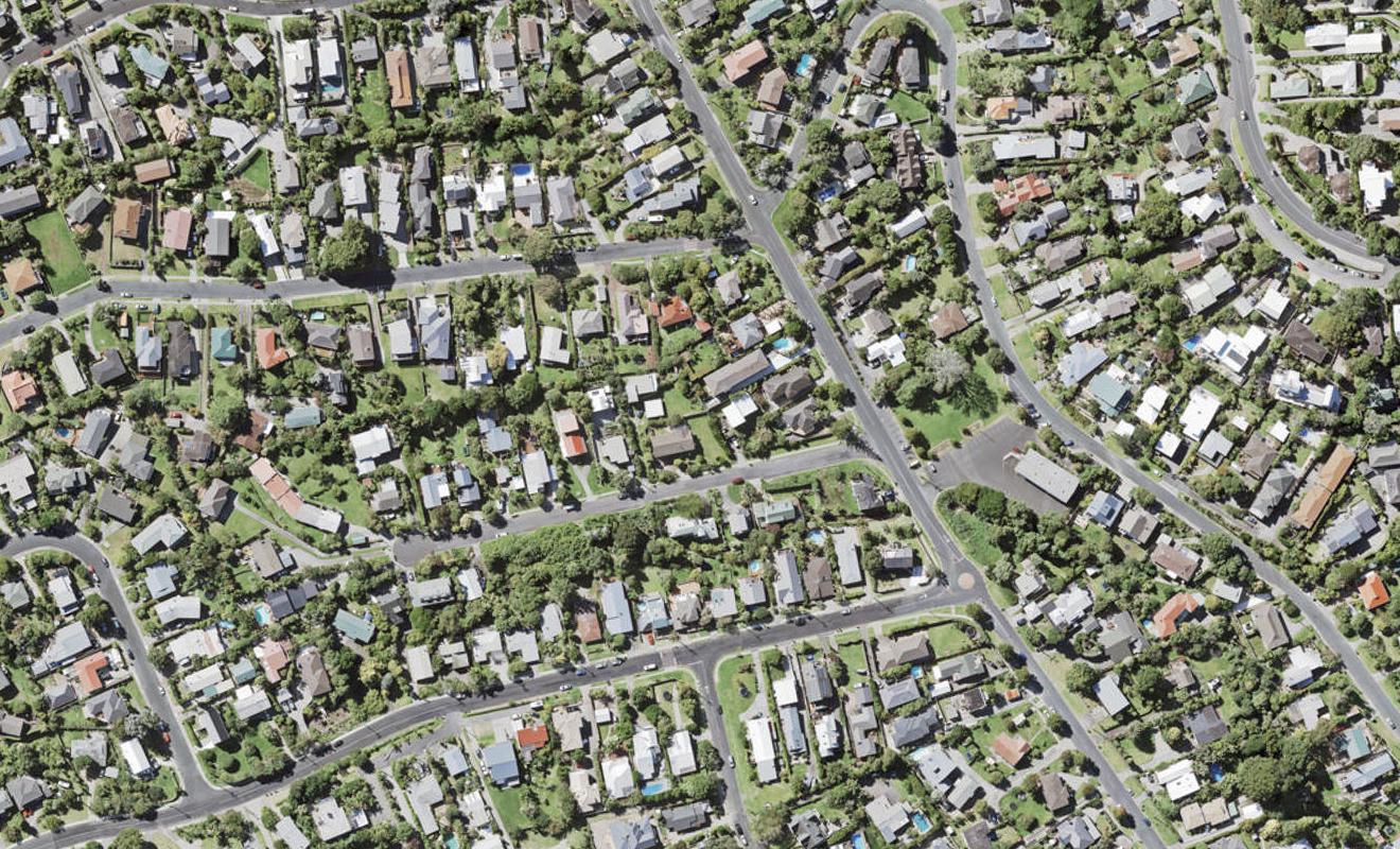 2/1 Montana Avenue, Murrays Bay, Auckland - Carousel 1