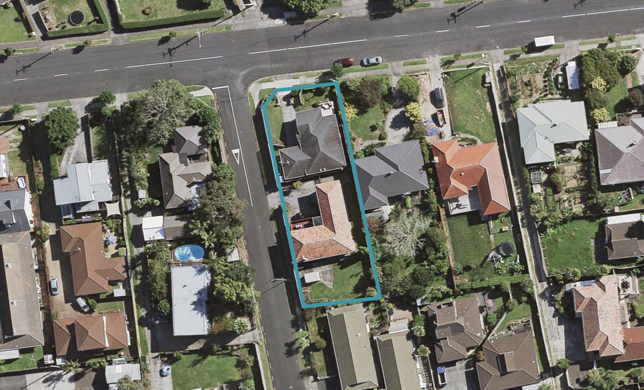 2/33 Grande Vue Road, Hillpark, Auckland - Carousel 1