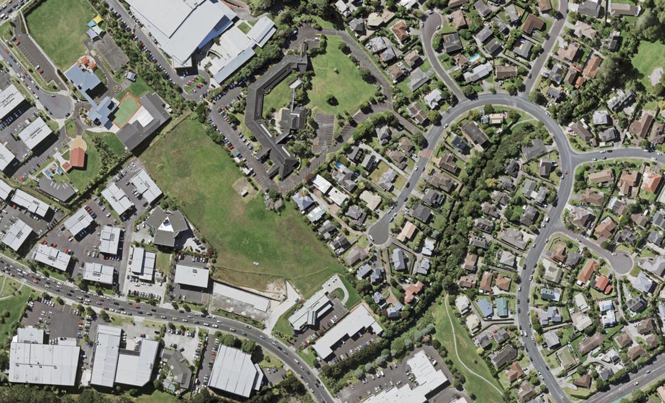 1/57 Centorian Drive, Windsor Park, Auckland - Carousel 1