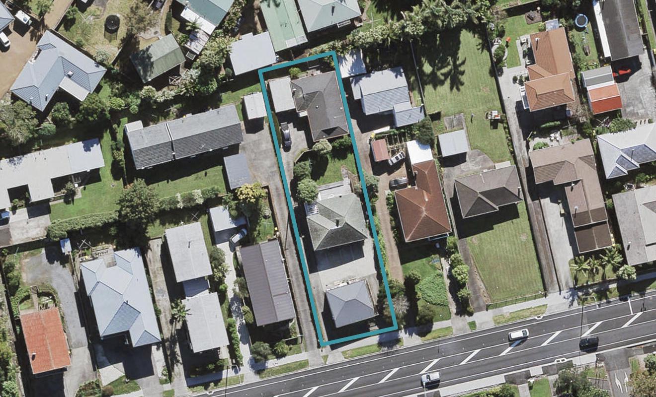 202 Edmonton Road, Te Atatu South, Auckland - Carousel 1