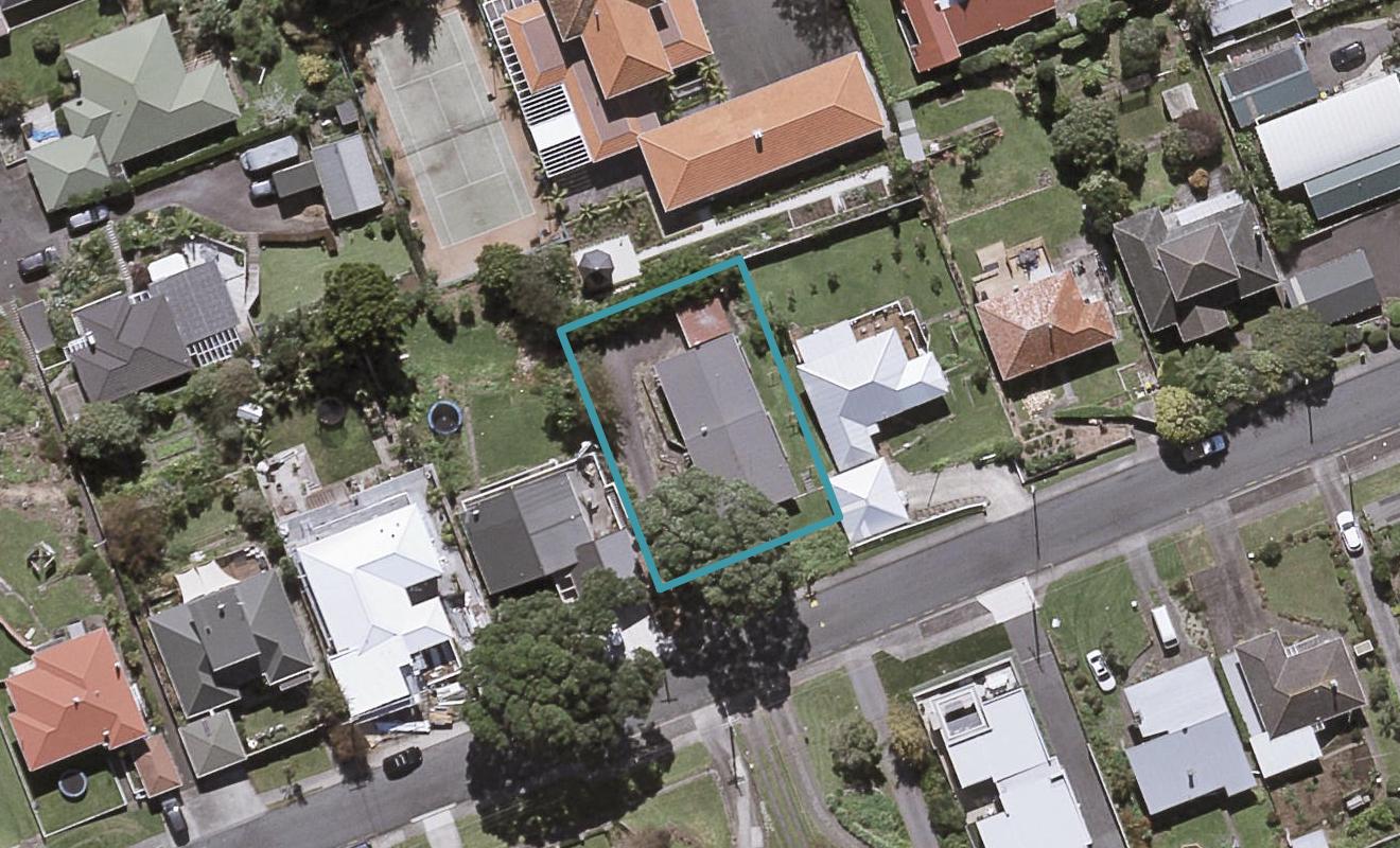 10 Lismore Street, Strandon, New Plymouth - Carousel 1