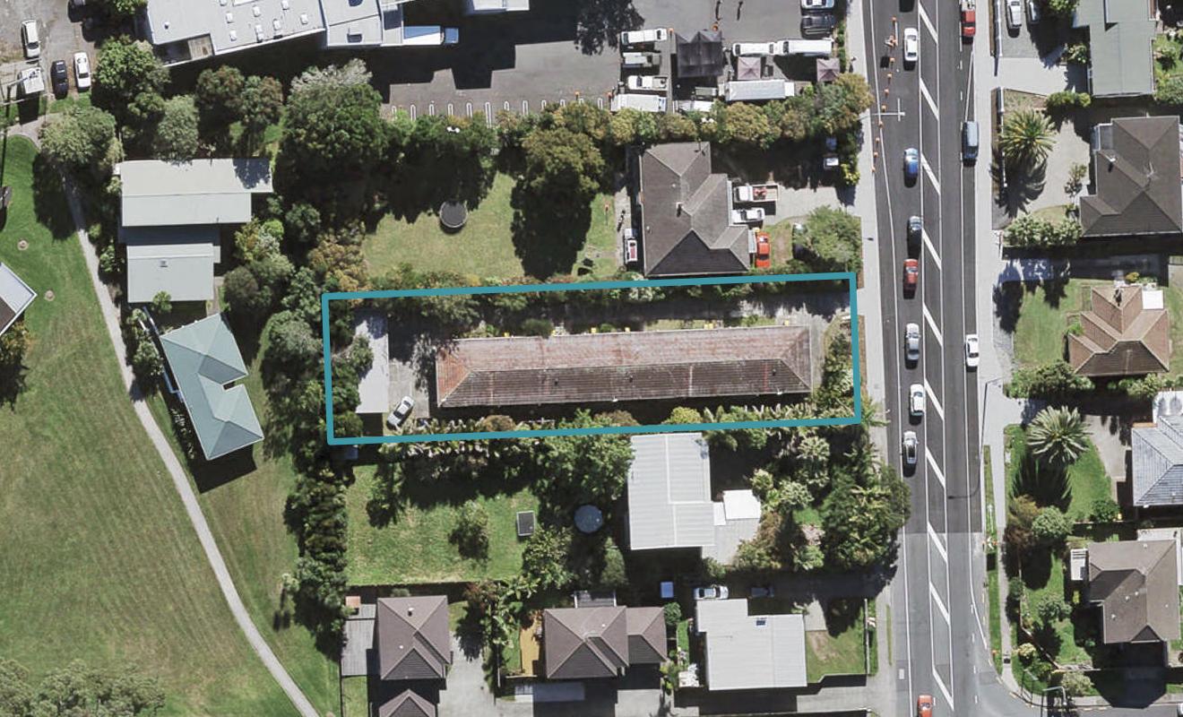 262 Te Atatu Road, Te Atatū South, Auckland - Carousel 1