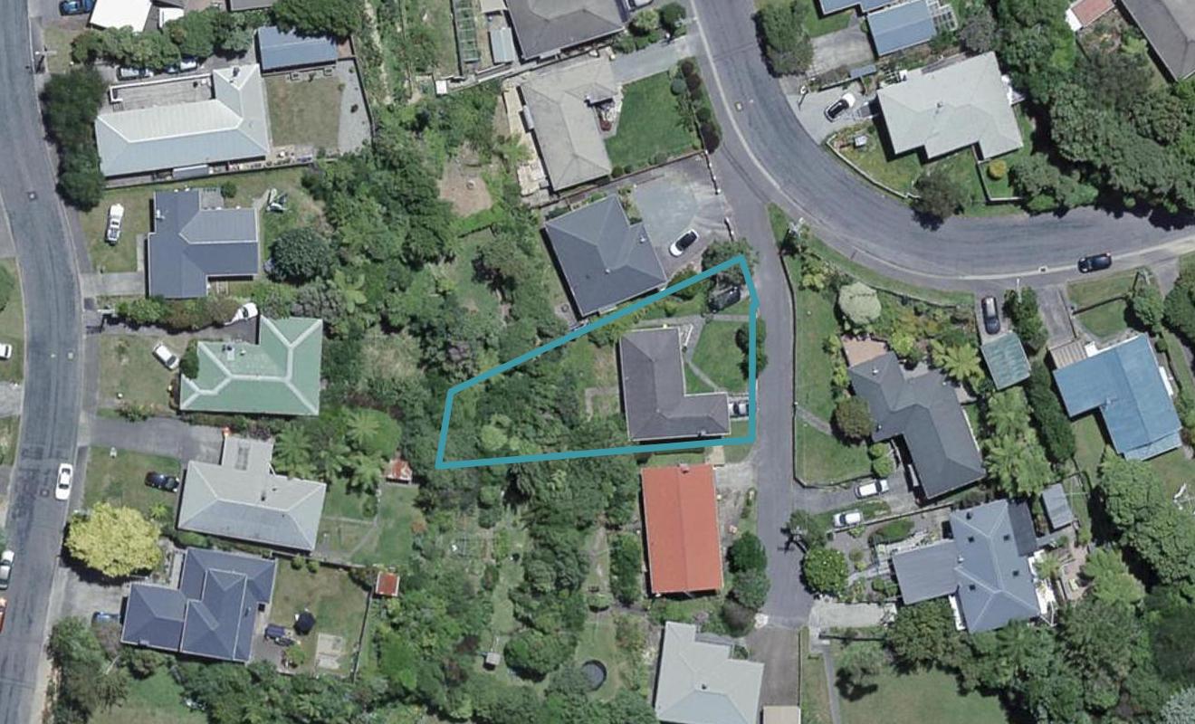 45 Kiwi Crescent, Tawa, Wellington - Carousel 1