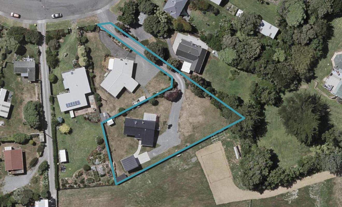 22 The Avenue, Otaki Beach, Otaki - Carousel 1