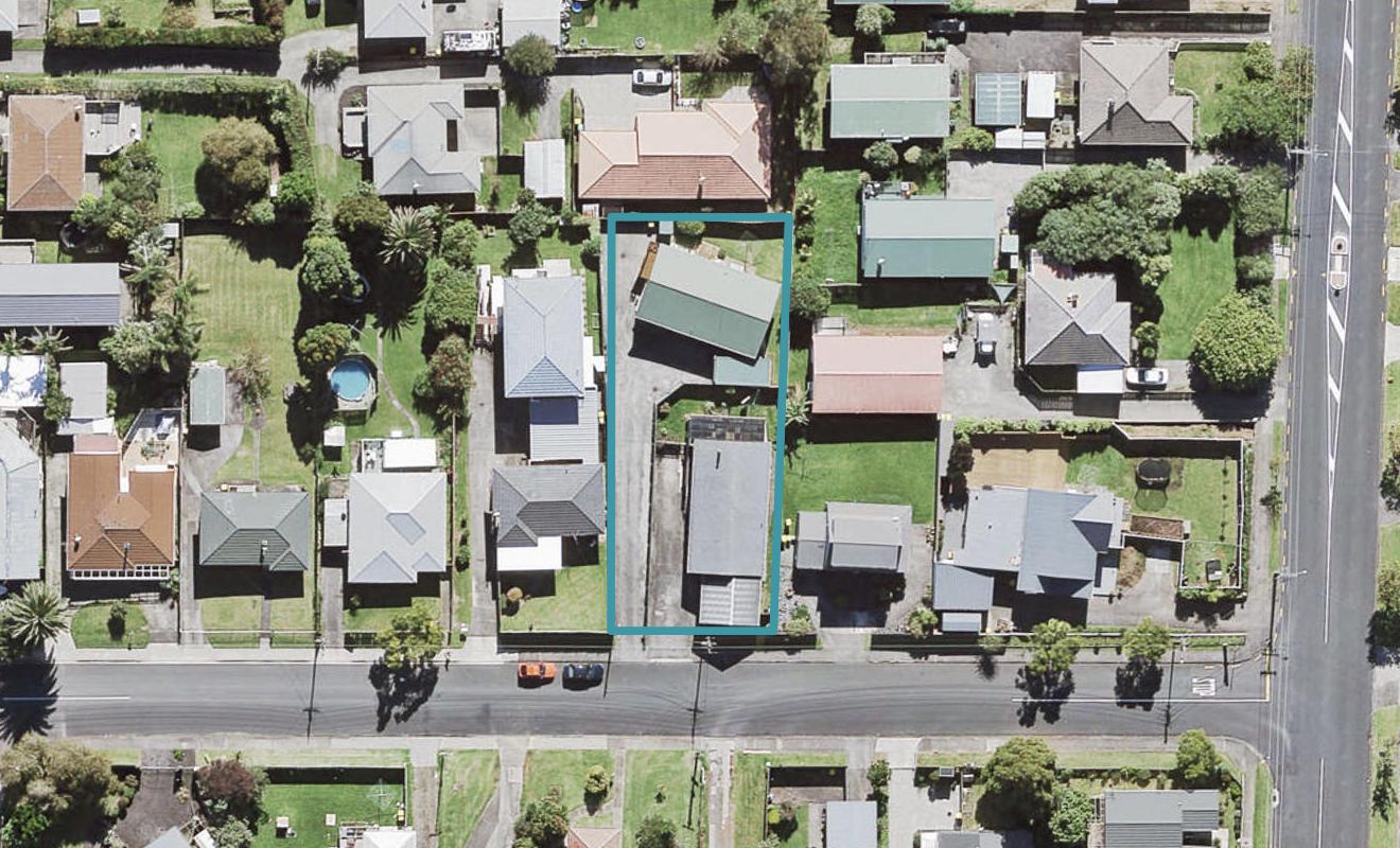 1/1 Blease Street, New Lynn, Auckland - Carousel 1