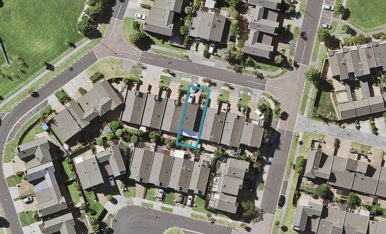 8 Els Close, Golflands, Auckland - Carousel 1