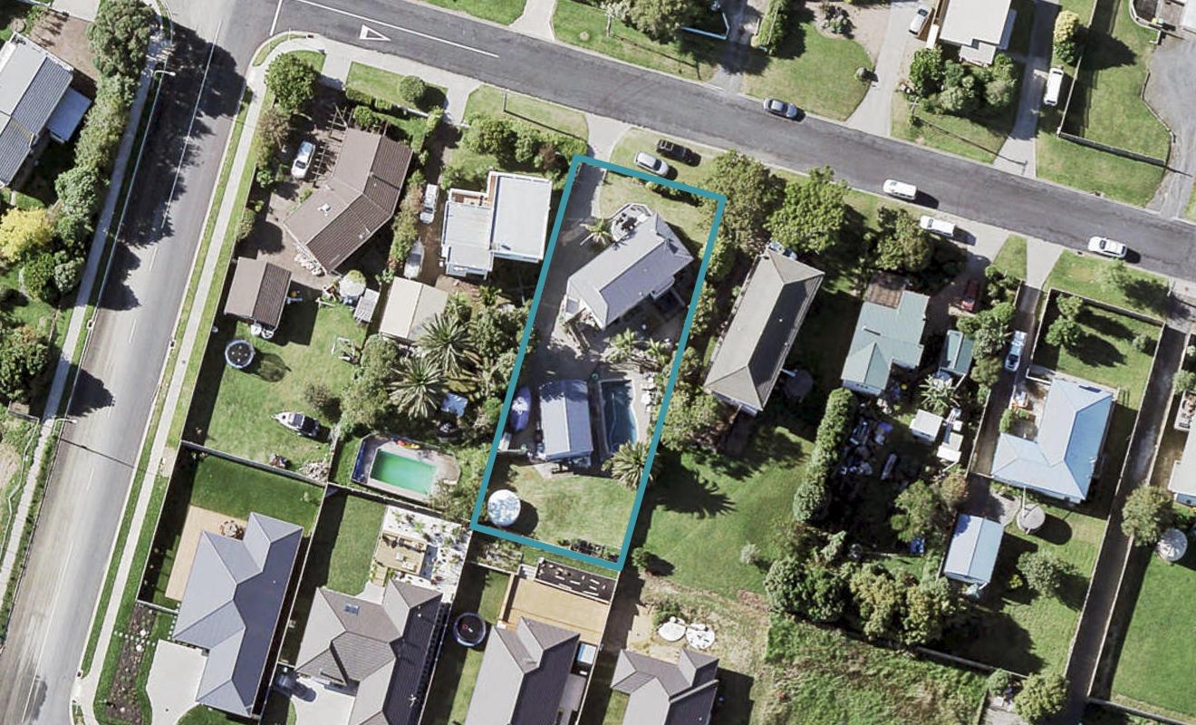 16 Karaka Road, Beachlands, Auckland - Carousel 1