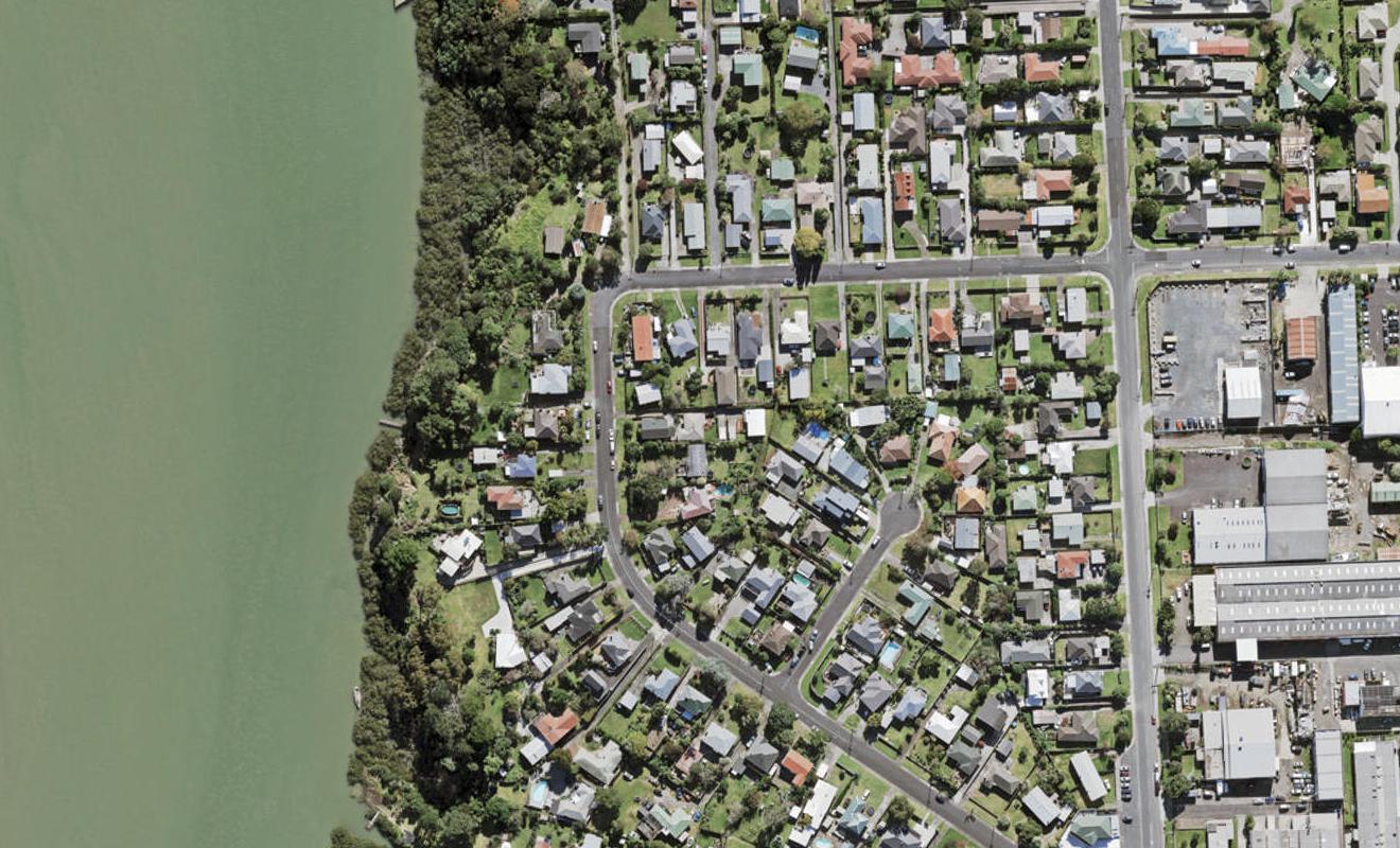 1/27 Abbotleigh Avenue, Te Atatu Peninsula, Auckland - Carousel 1