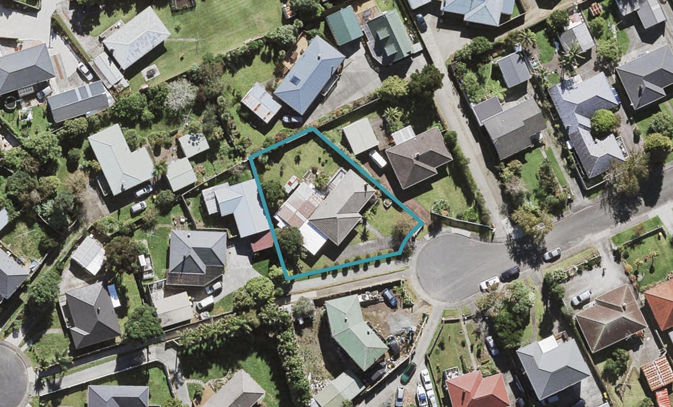21 Mickle Street, Te Atatu South, Auckland - Carousel 1