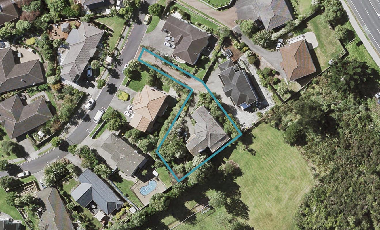 11 Cricklade Terrace, Windsor Park, Auckland - Carousel 1