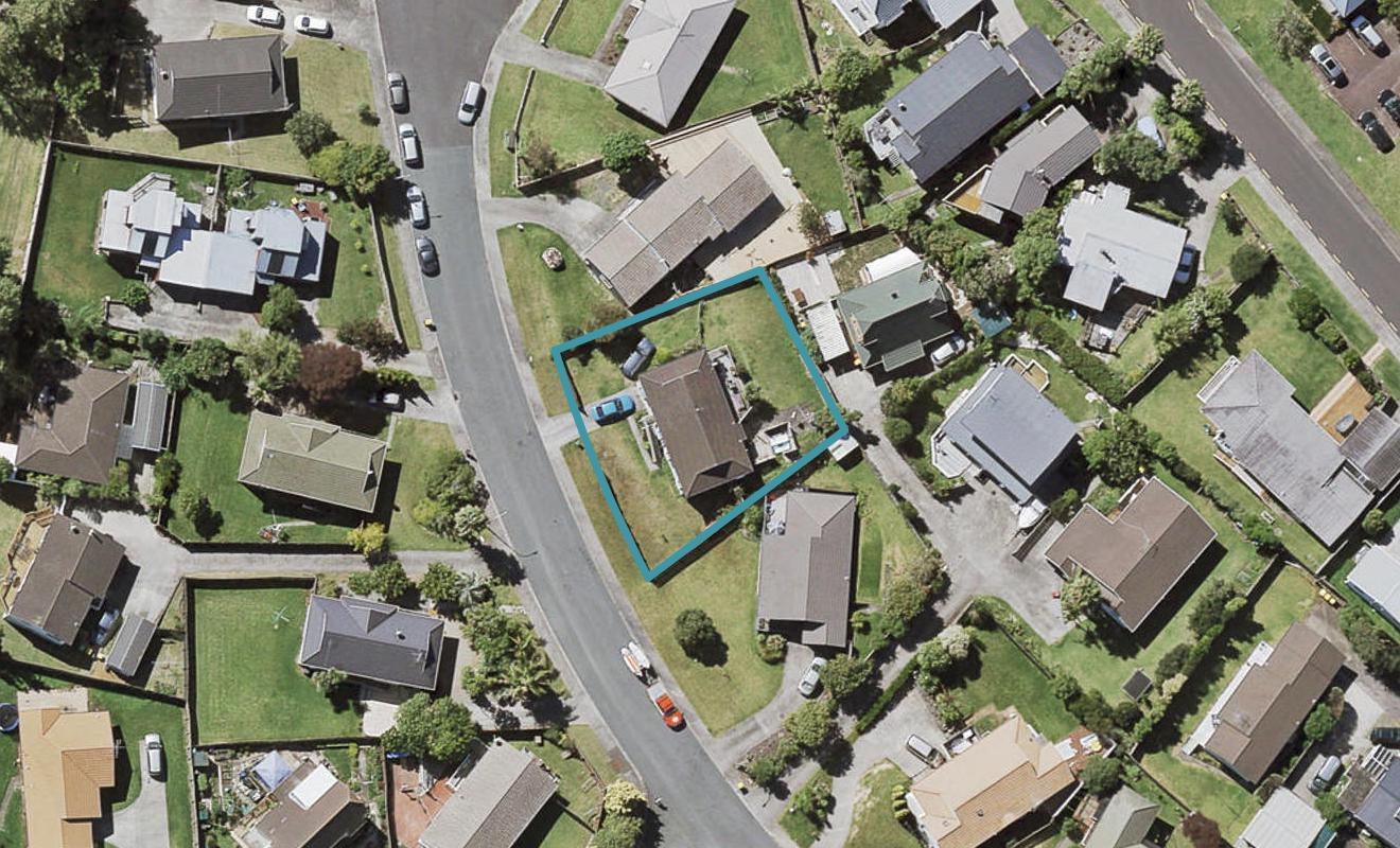 11 Altair Place, Windsor Park, Auckland - Carousel 1