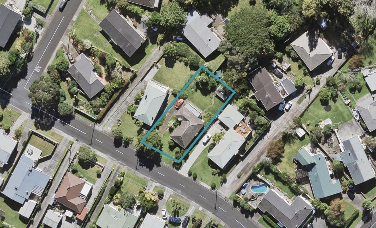 28 Lyndhurst Road, Te Atatu South, Auckland - Carousel 1