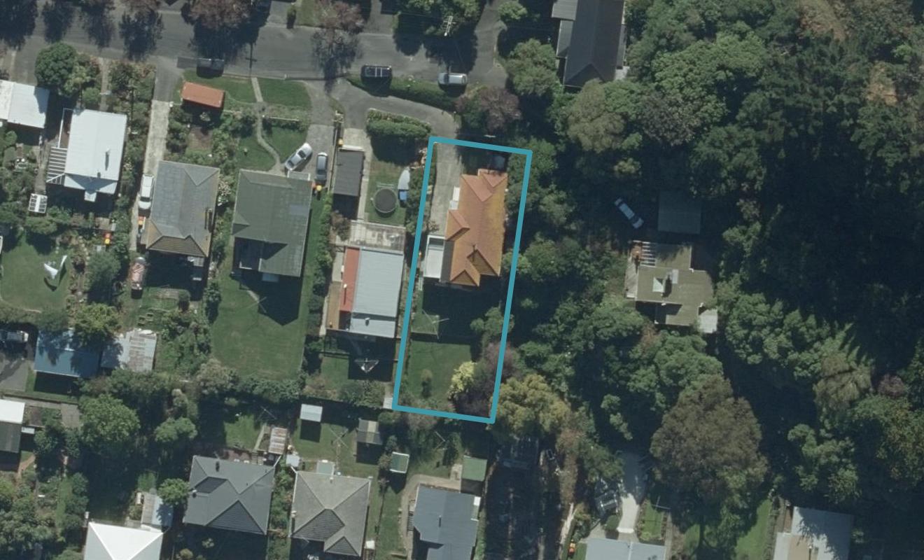 10 Marett Street, Macandrew Bay, Dunedin - Carousel 1