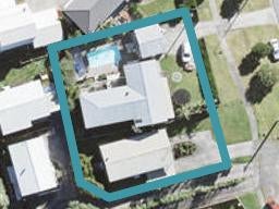 2/1032 East Coast Road, Fairview Heights, Auckland