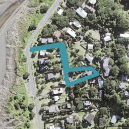 135 Marine Parade North, Piha