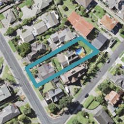 2/24 Pah Road, Cockle Bay, Auckland