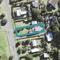 103 Marine Parade North, Piha