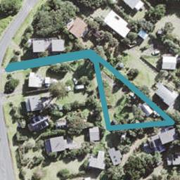 137 Marine Parade North, Piha